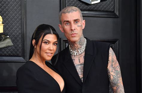 is travis barker married.